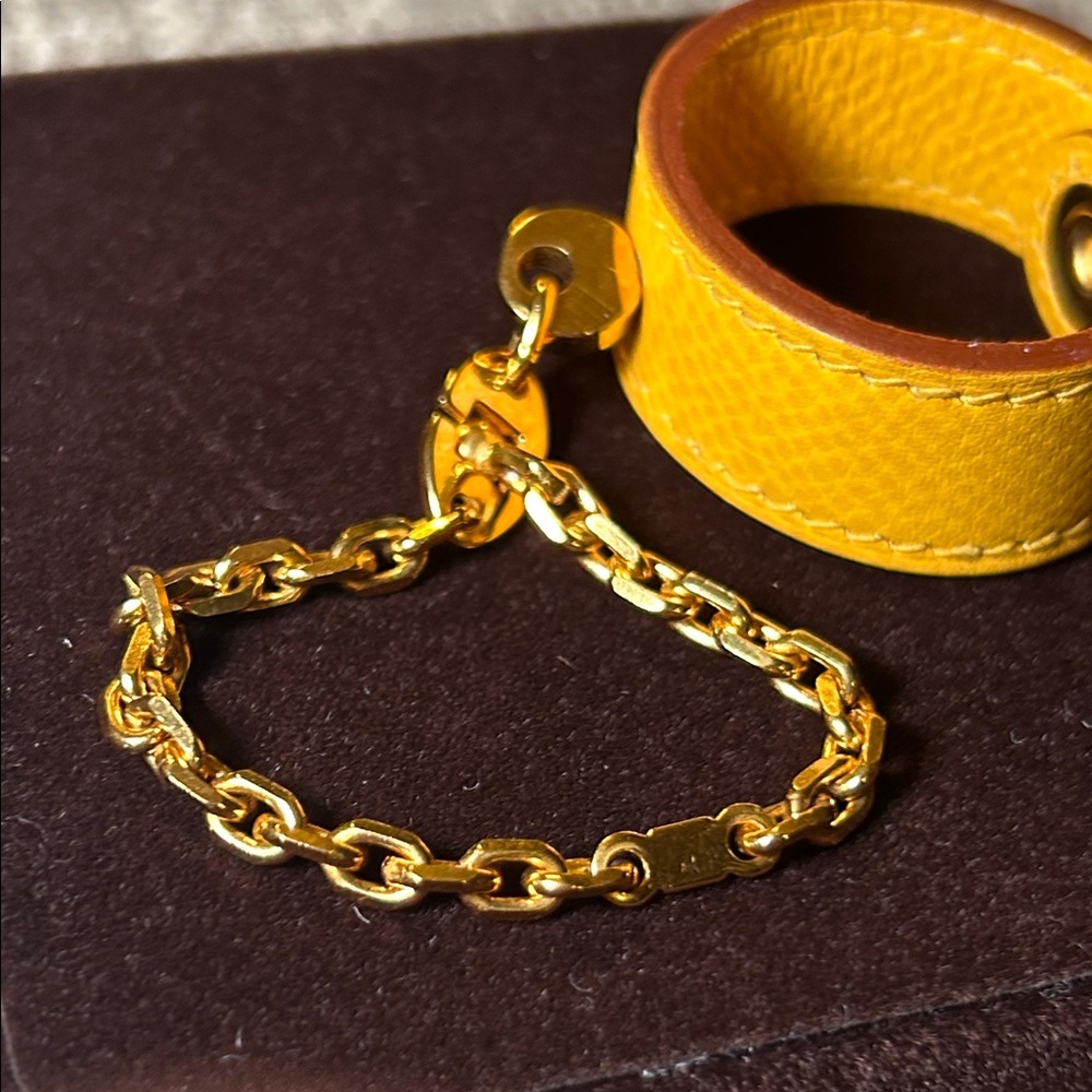 145. Hermes Yellow Leather Glove Holder w/coa - Picture 5 of 6